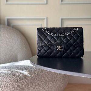CHANEL Black Quilted Shoulder Bag with Silver Chain